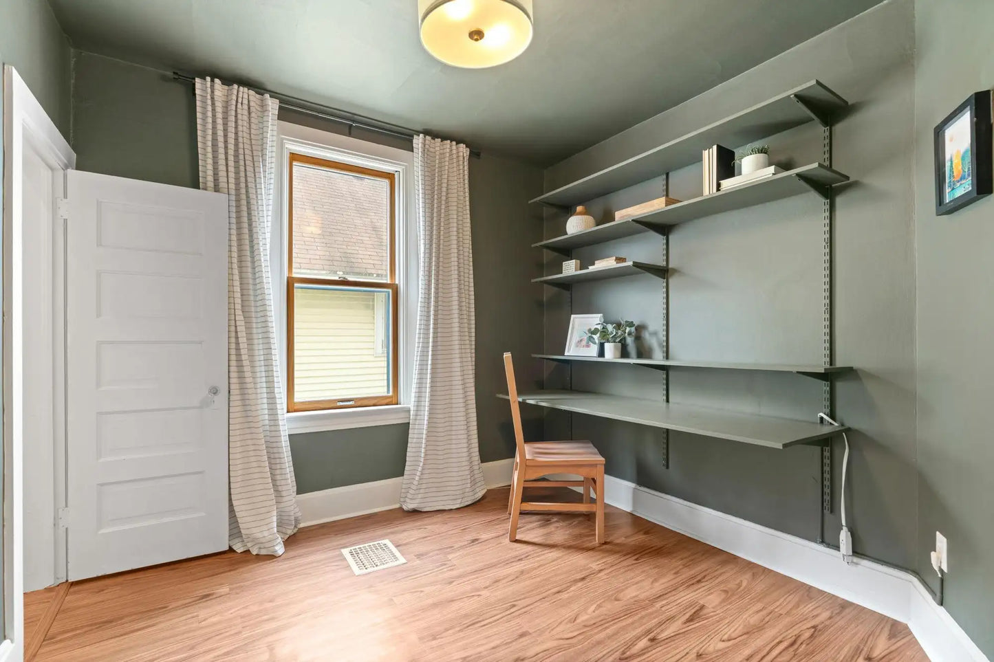 1033 Churchill Street, Saint Paul, MN 55103