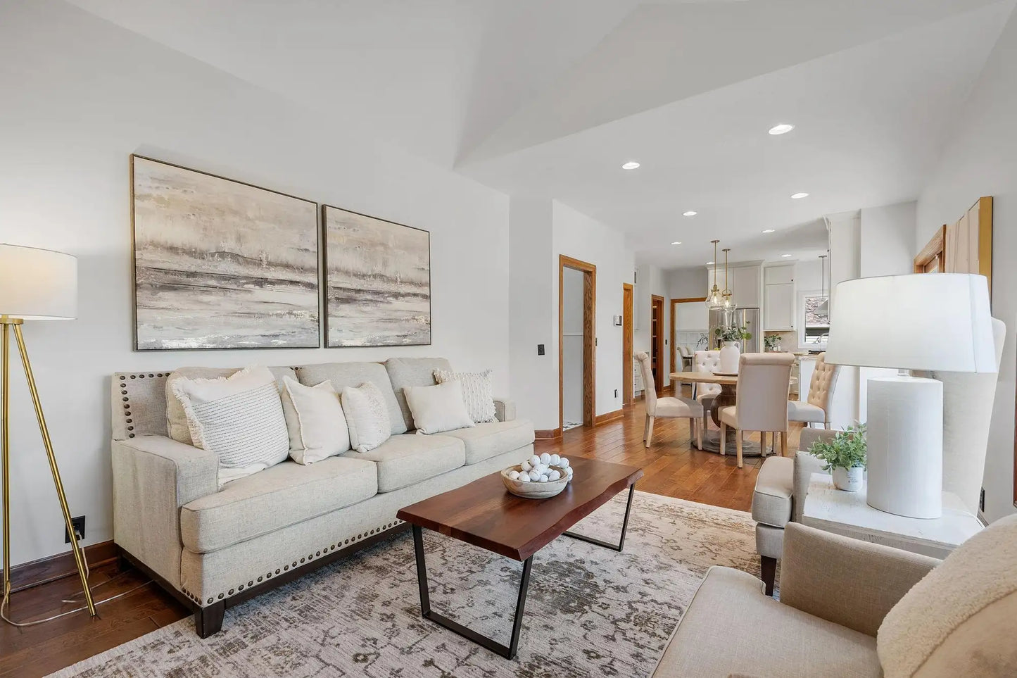9137 Edinburgh Lane, Woodbury, MN 55125