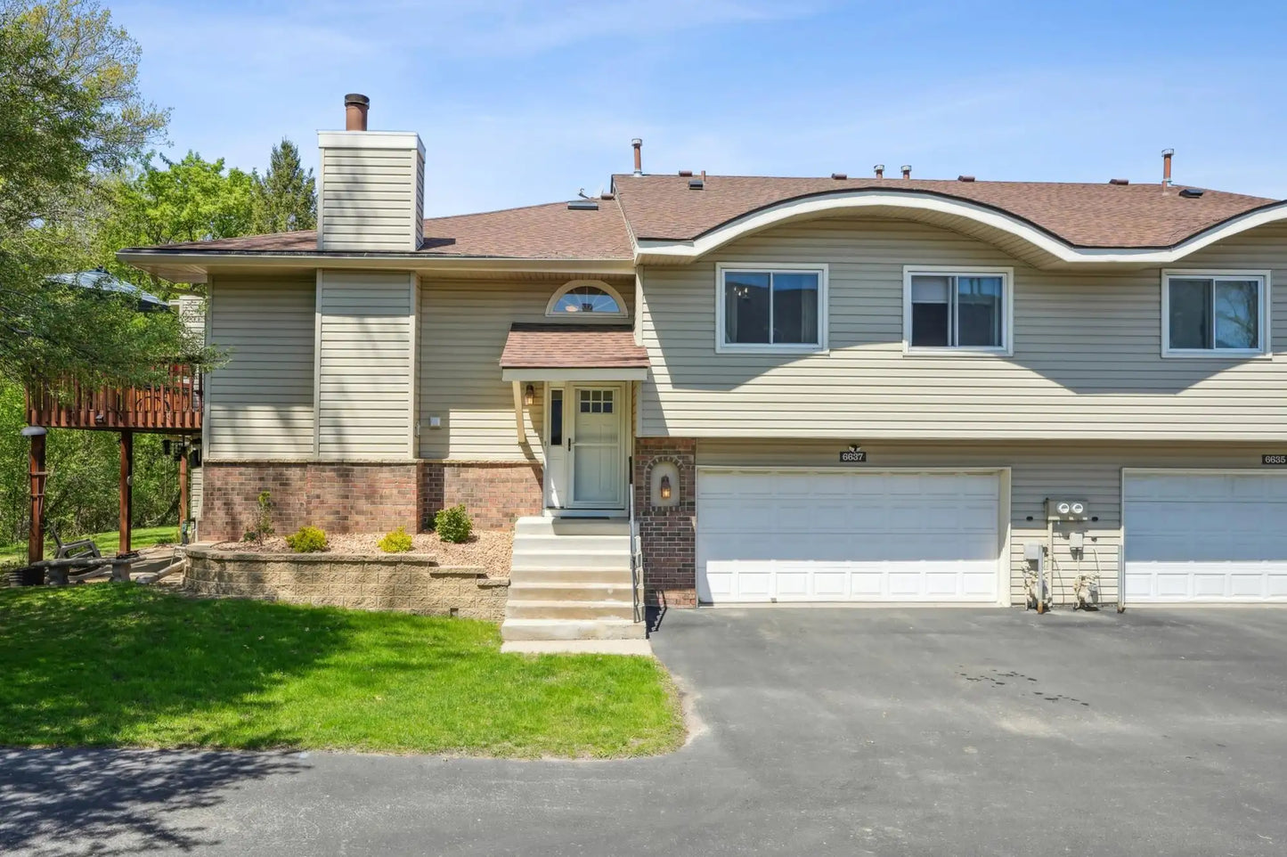6637 Falstaff Road, Woodbury, MN 55125
