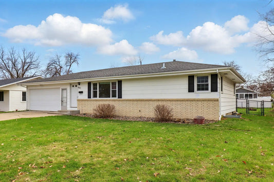 621 Monroe Street, Shakopee, MN 55379