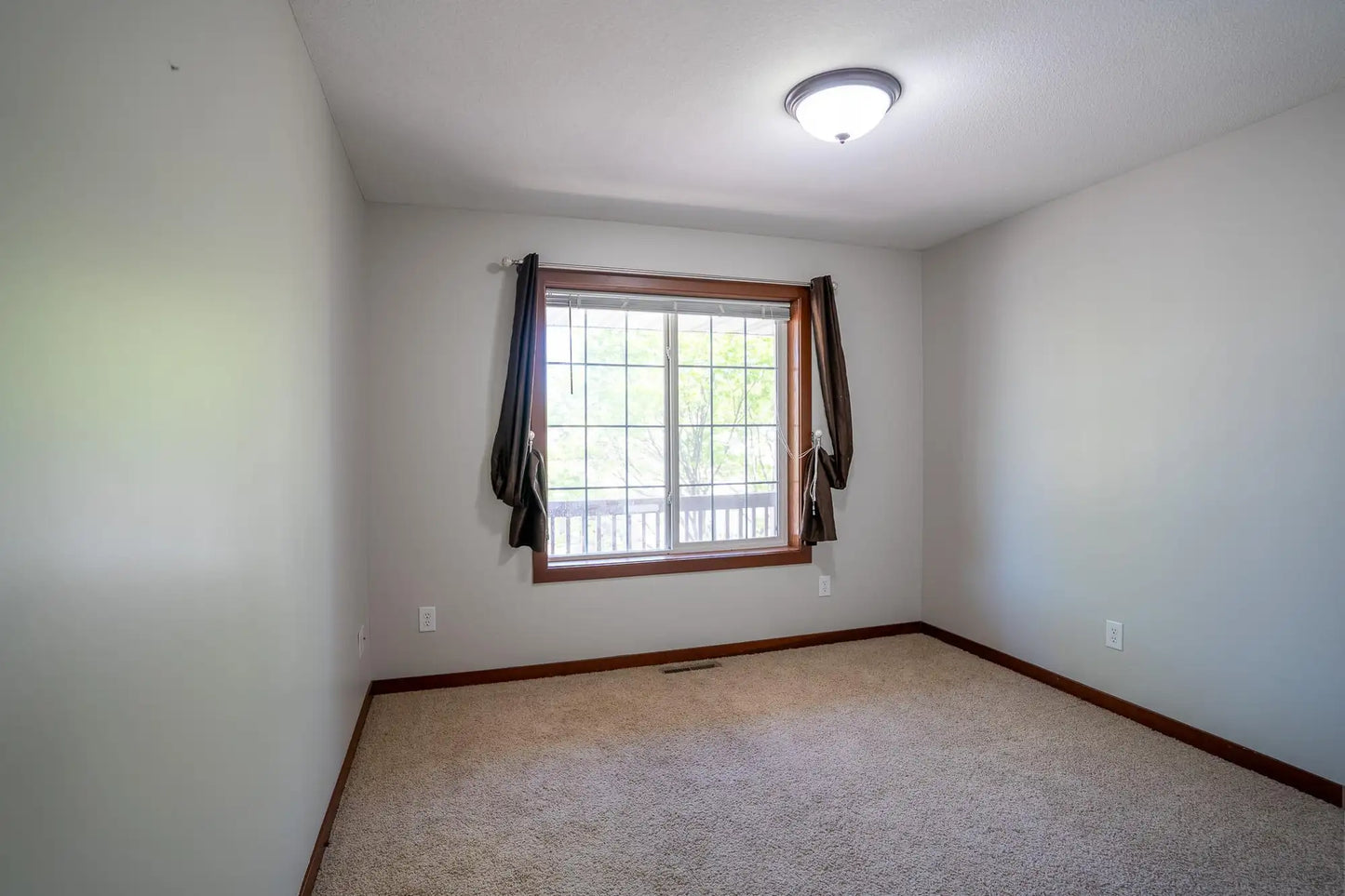 1550 Lincoln Park Drive, South Saint Paul, MN 55075