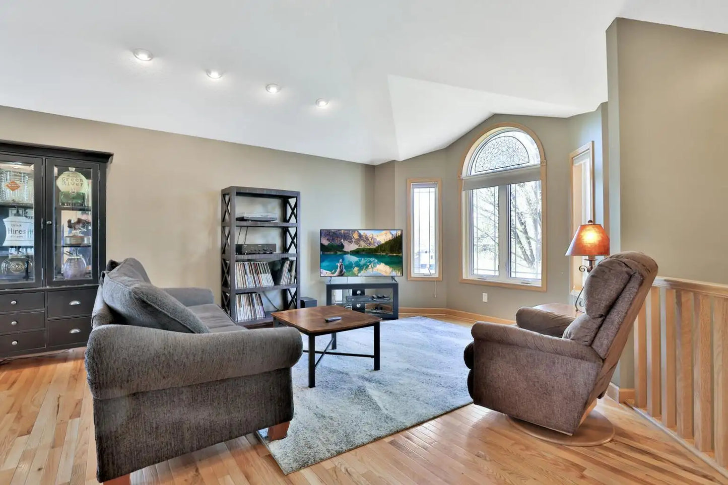 6136 Goodview Trail Circle, Hugo, MN 55038