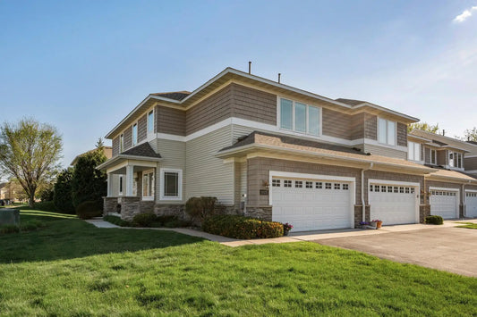 10531 Bay View Lane, Woodbury, MN 55129