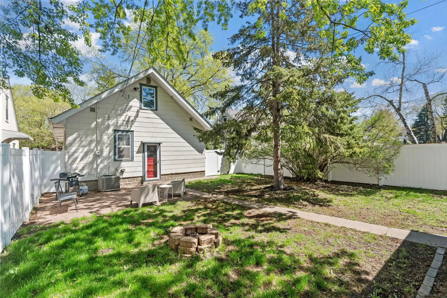 3126 Hayes Street, Minneapolis, MN 55418