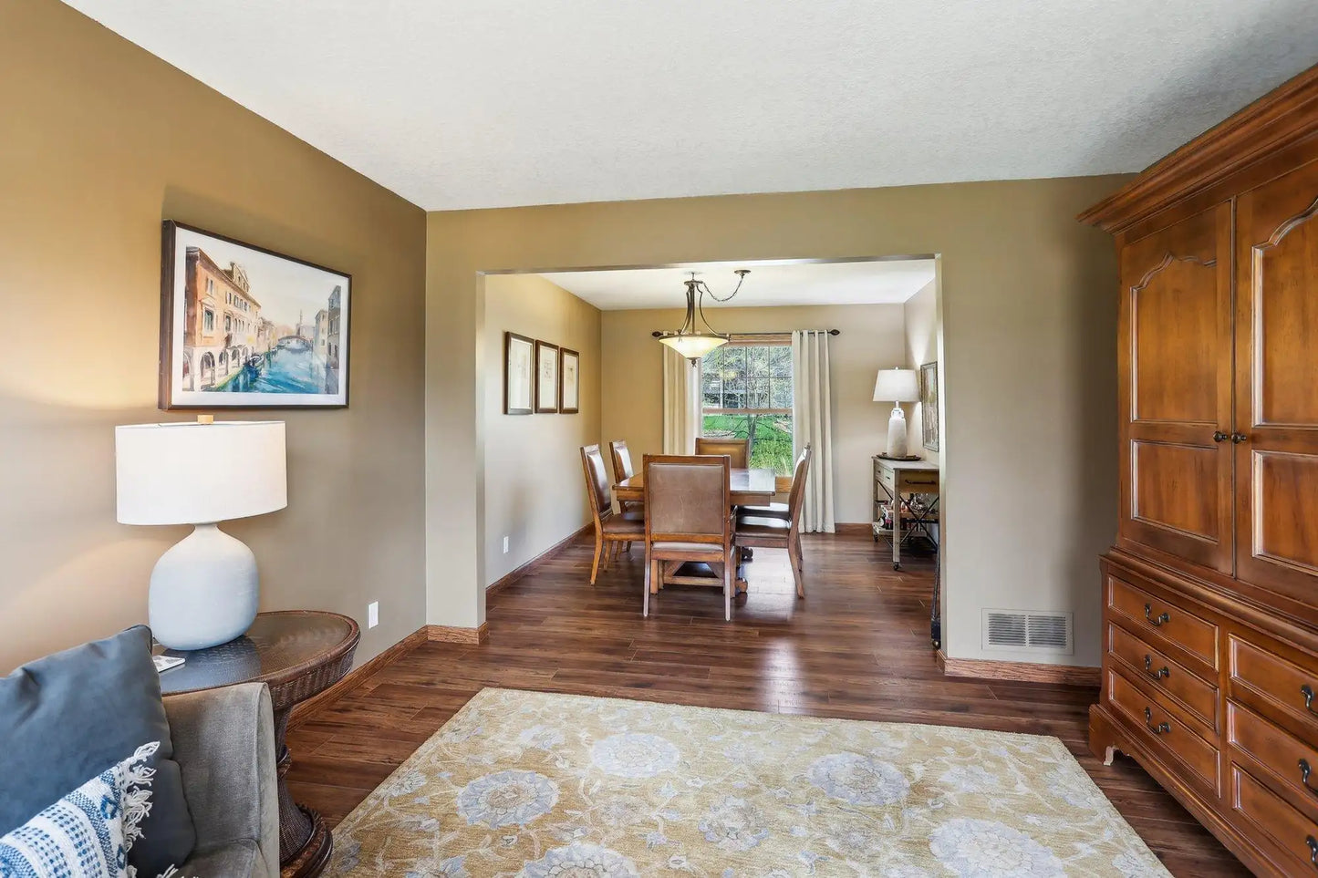 3676 Ashbury Road, Eagan, MN 55122