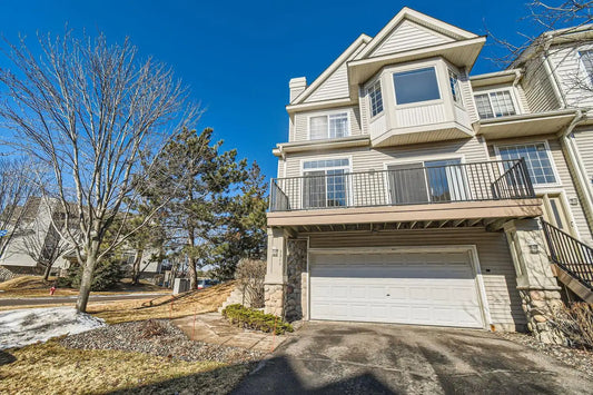 2311 Eagle Trace Lane, Woodbury, MN 55129