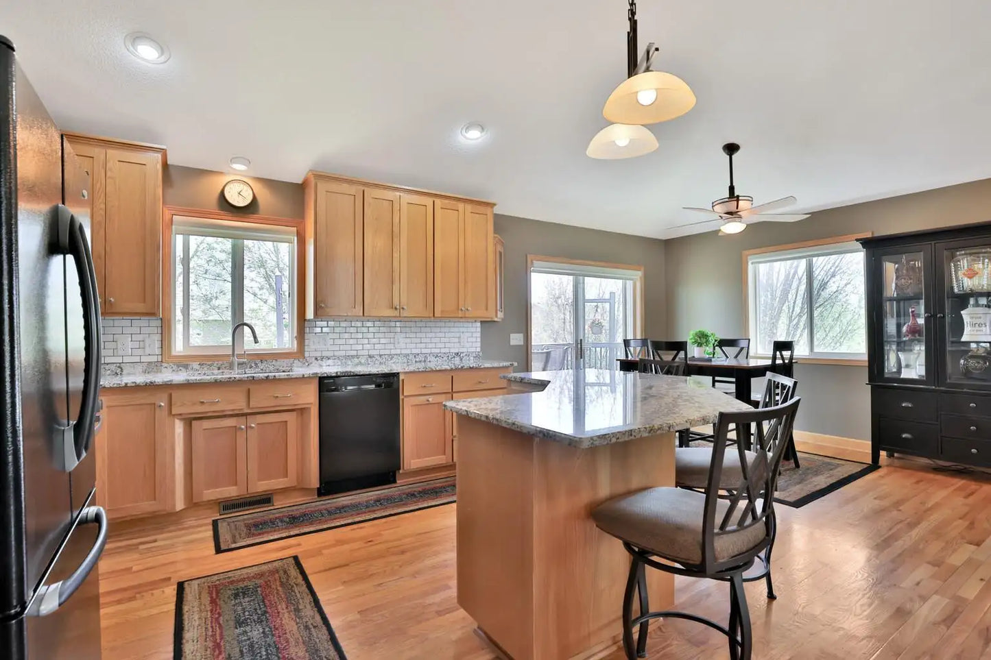 6136 Goodview Trail Circle, Hugo, MN 55038