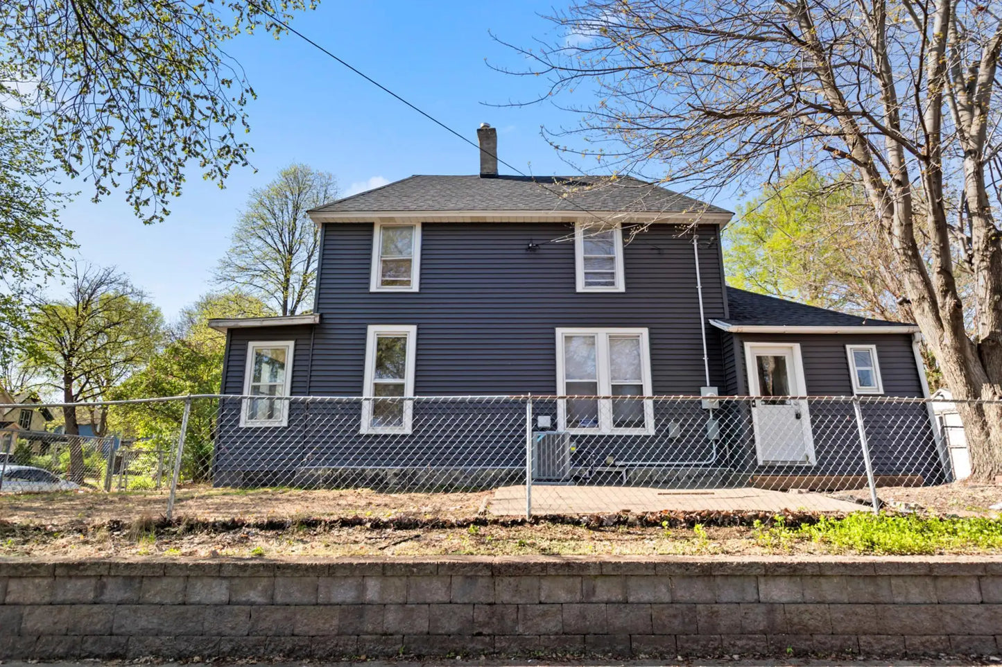 1852 Quincy Street, Minneapolis, MN 55418