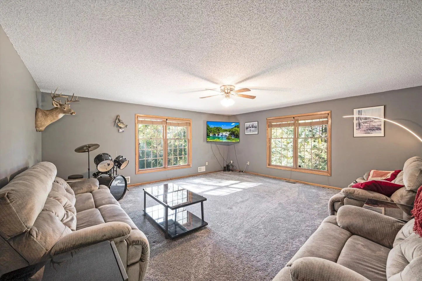 771 County Road B2 , Little Canada, MN 55117