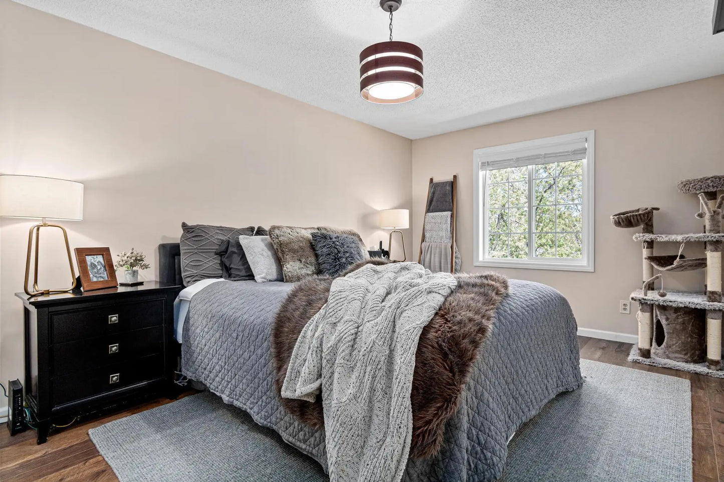 3595 Genevieve Avenue, Oakdale, MN 55128