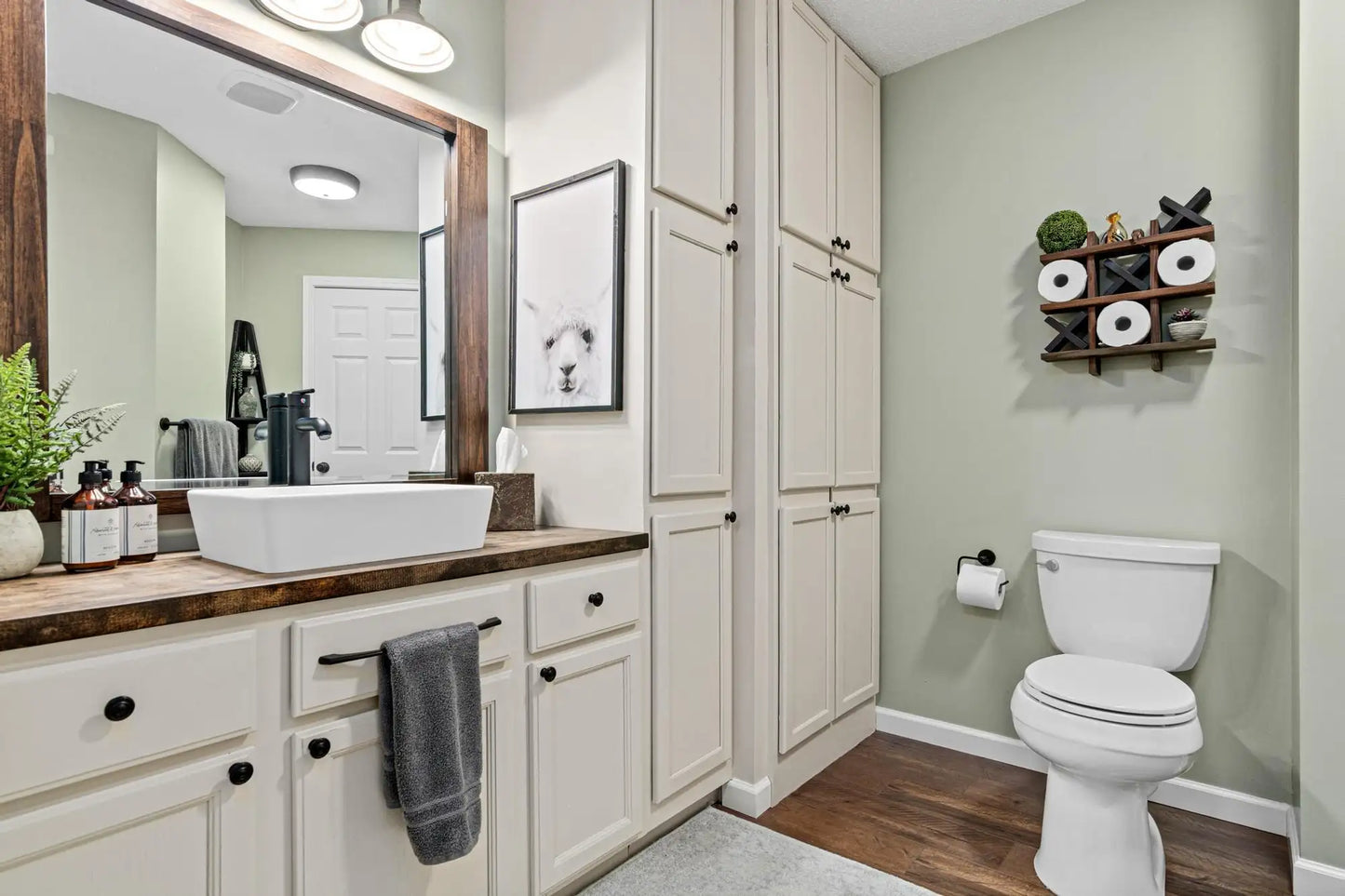 3595 Genevieve Avenue, Oakdale, MN 55128