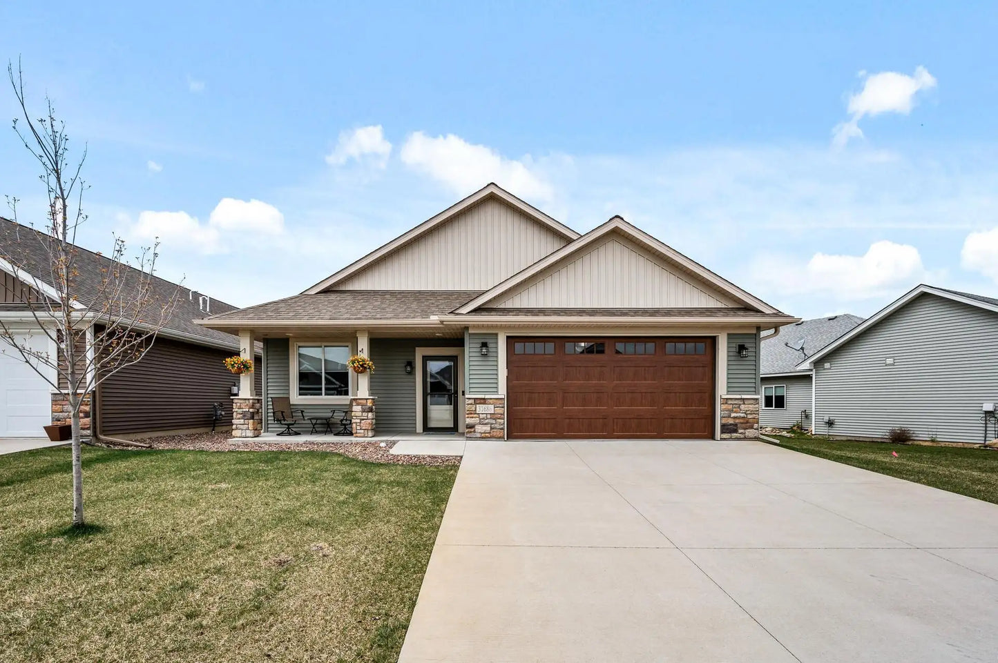 31686 Newport Curve, Lindstrom, MN 55045