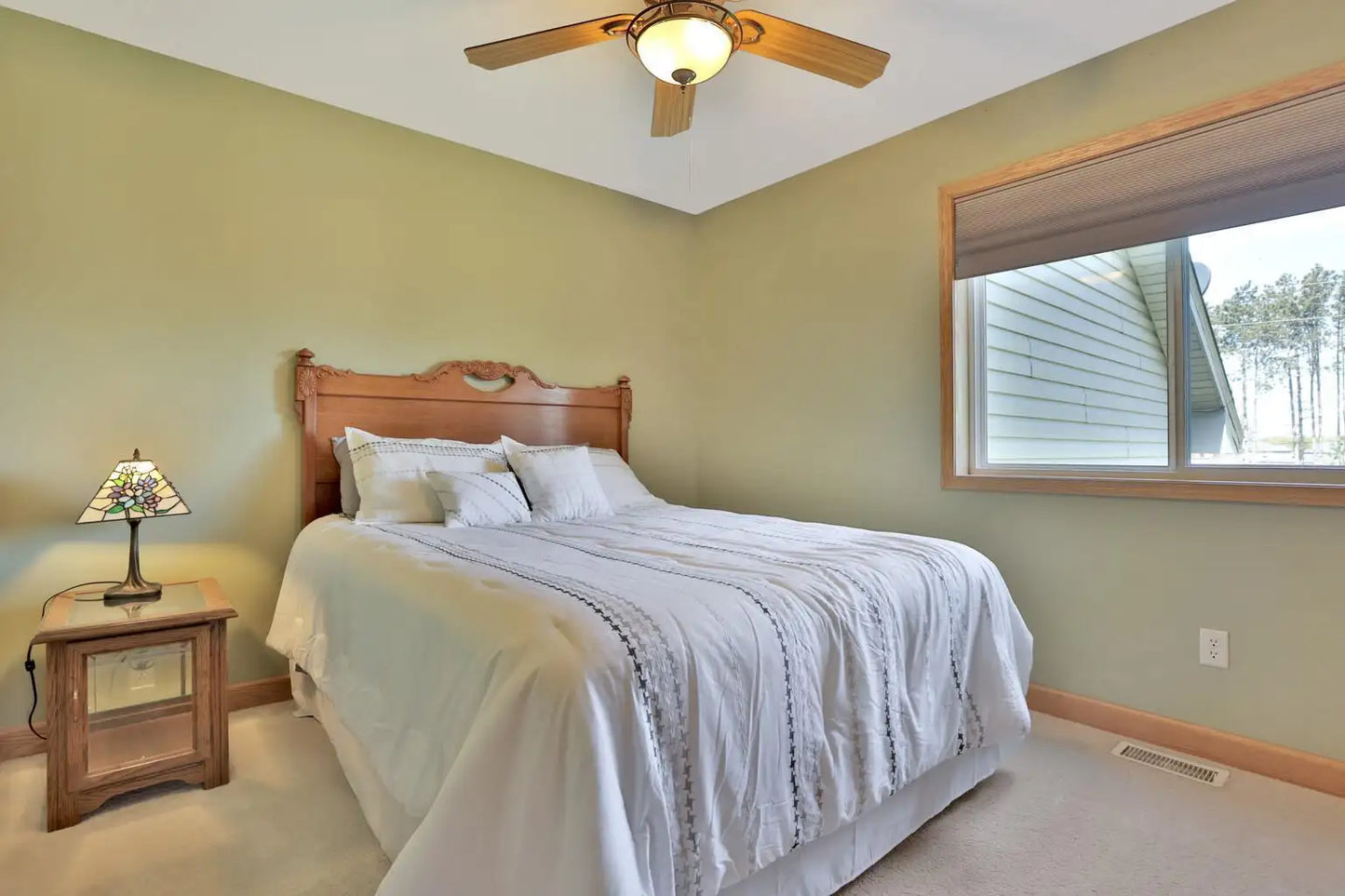 6136 Goodview Trail Circle, Hugo, MN 55038