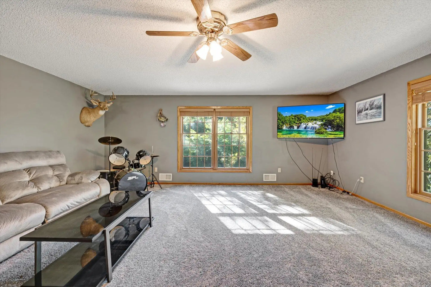 771 County Road B2 , Little Canada, MN 55117