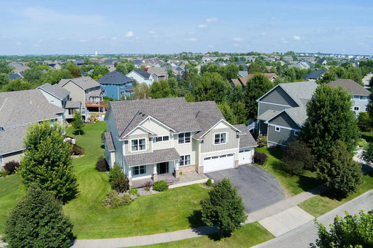 1730 Deephaven Drive, Woodbury, MN 55129