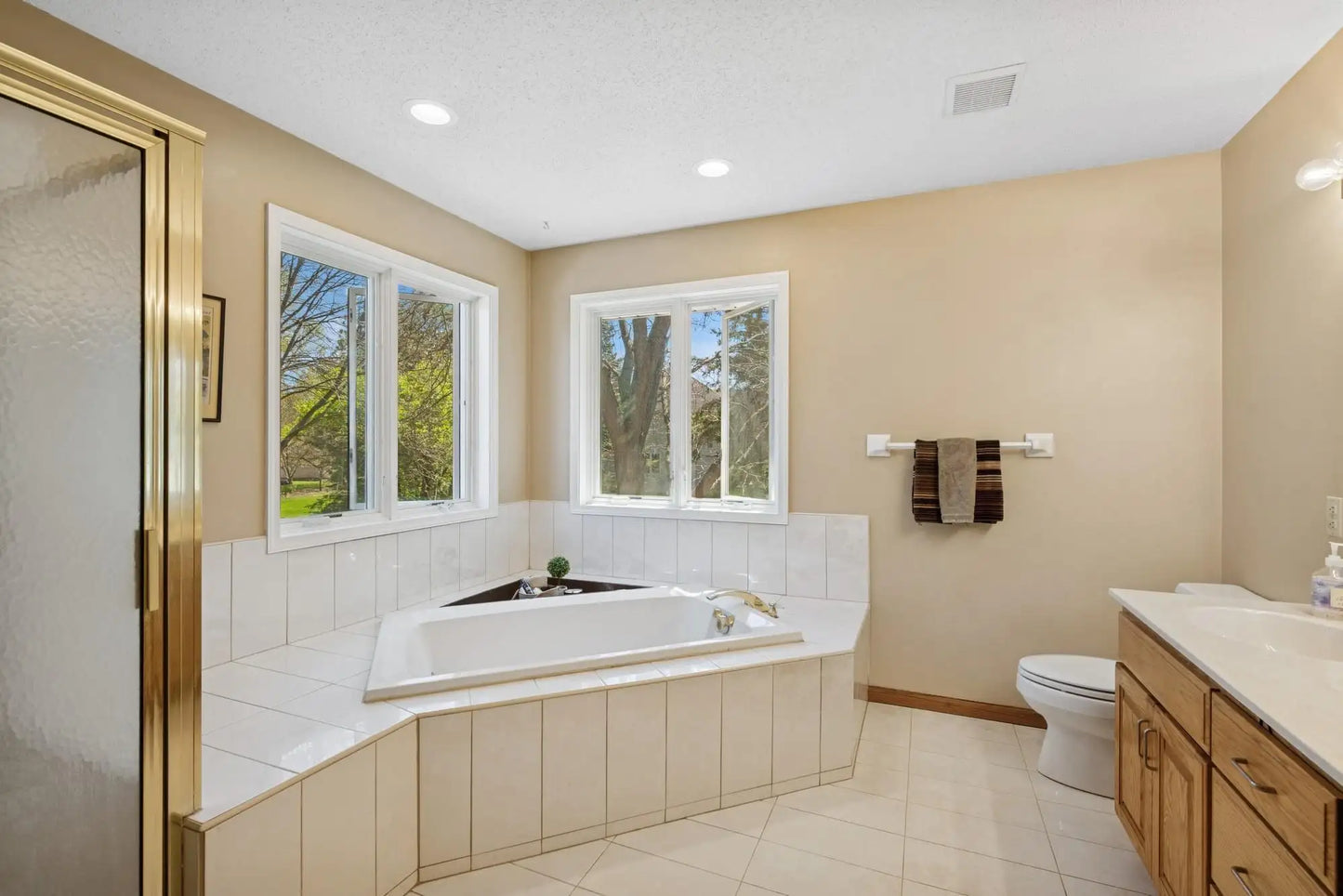 1284 Royal Oaks Drive, Shoreview, MN 55126