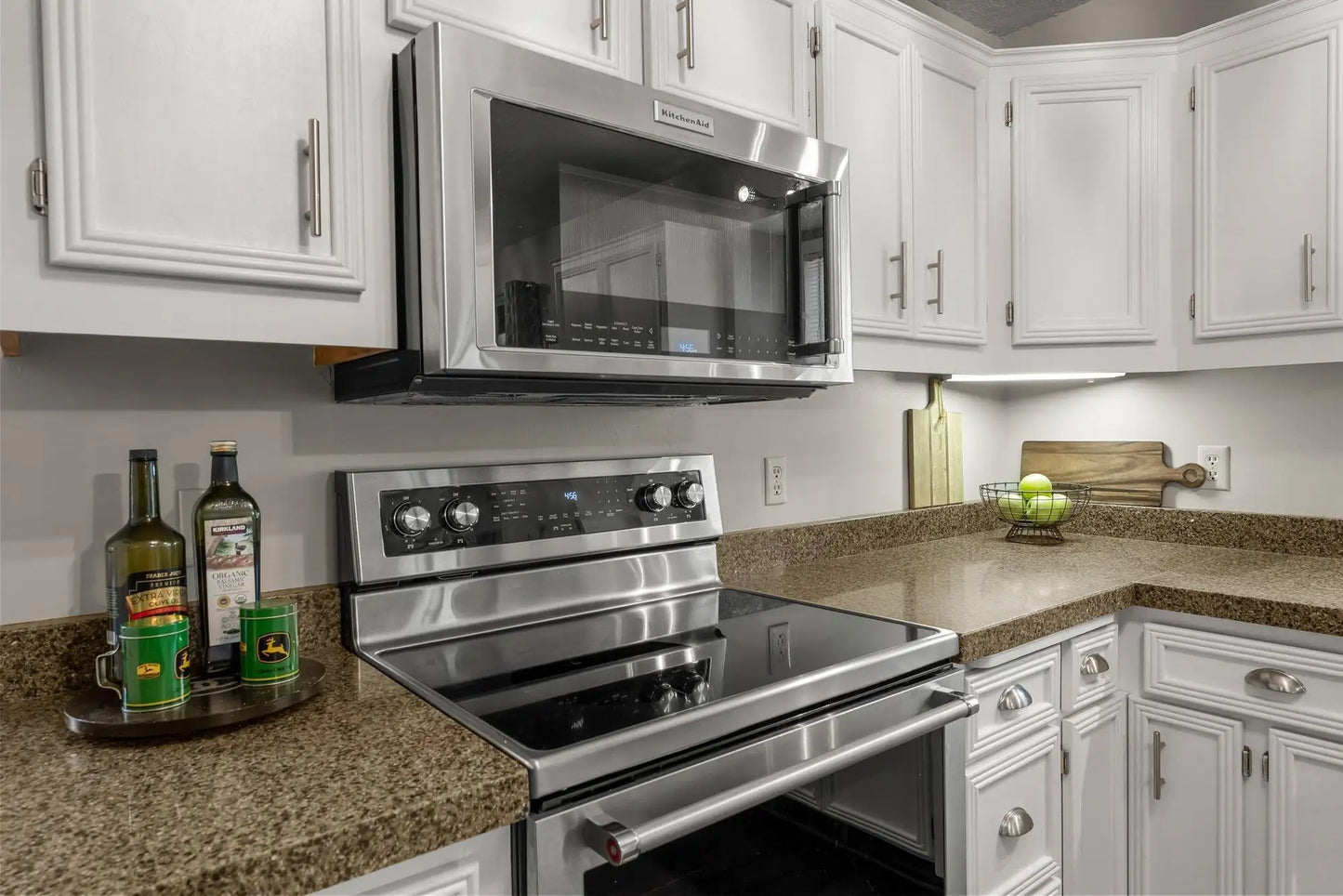 1421 Horseshoe Circle, Eagan, MN 55122