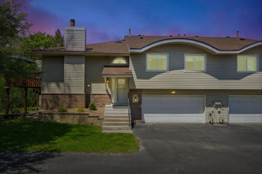6637 Falstaff Road, Woodbury, MN 55125