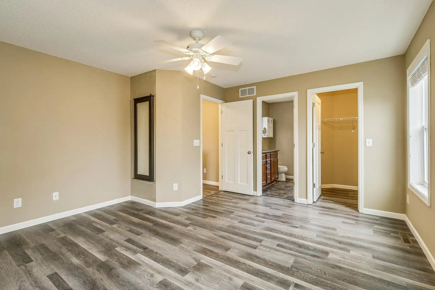 4947 Hamlet Avenue, Oakdale, MN 55128