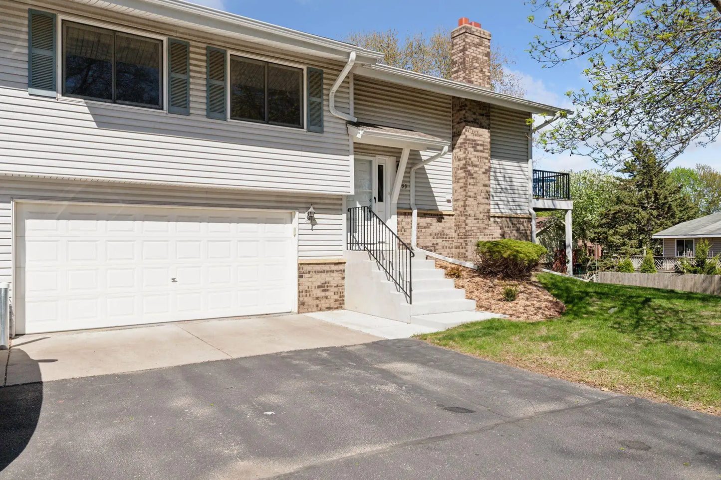 833 Evergreen Circle, Burnsville, MN 55337