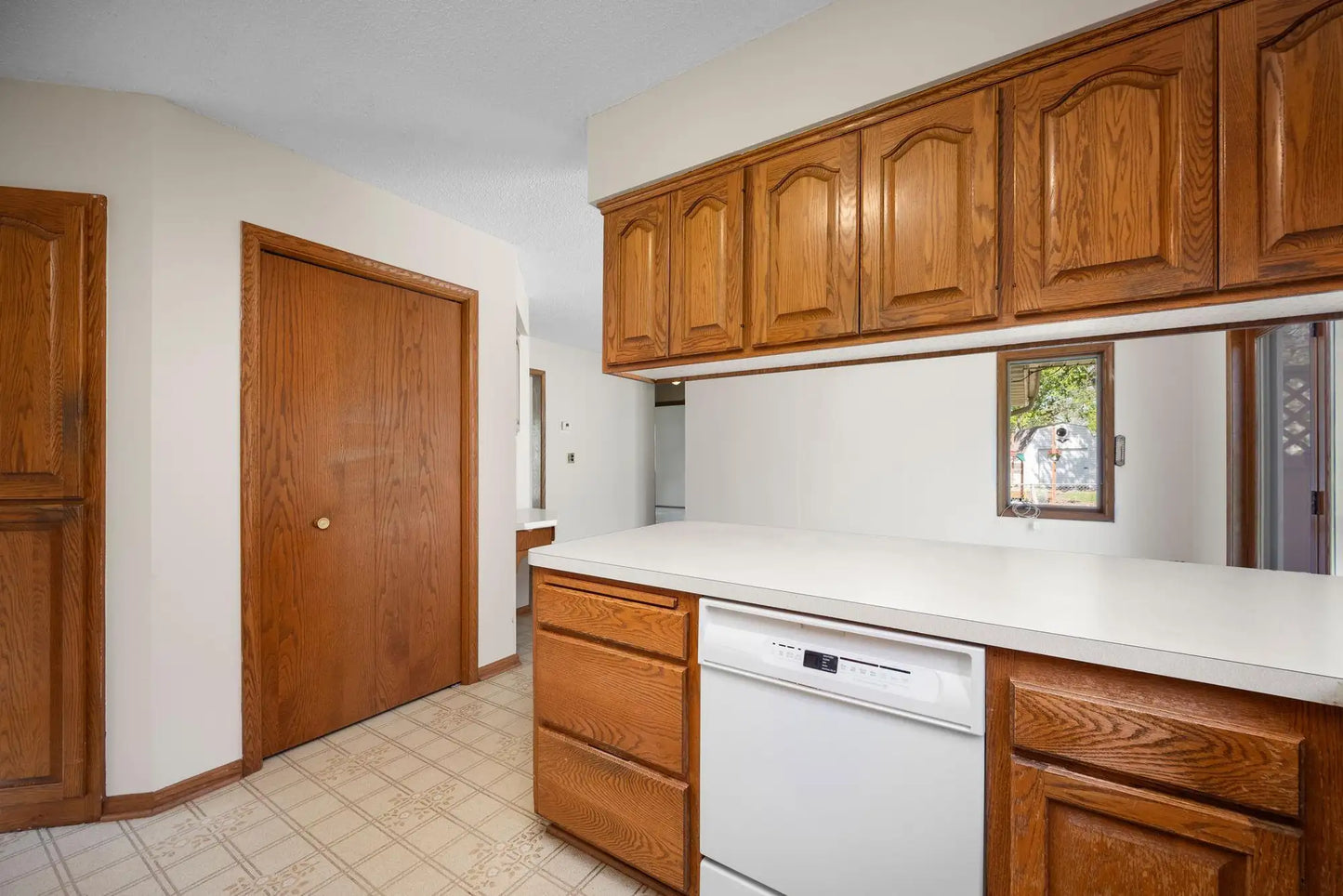 8435 Morris Circle, Bloomington, MN 55437