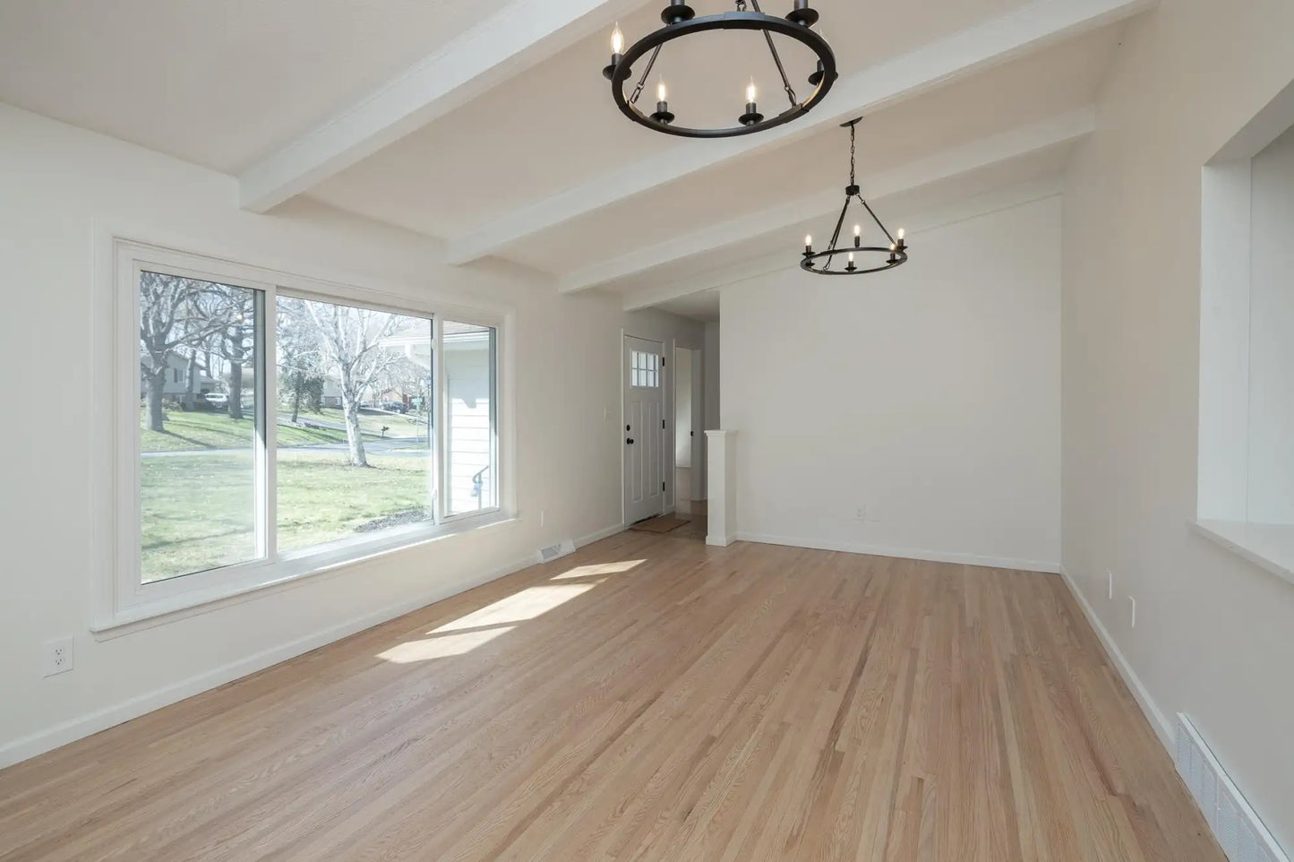 15017 Oakland Avenue, Burnsville, MN 55306