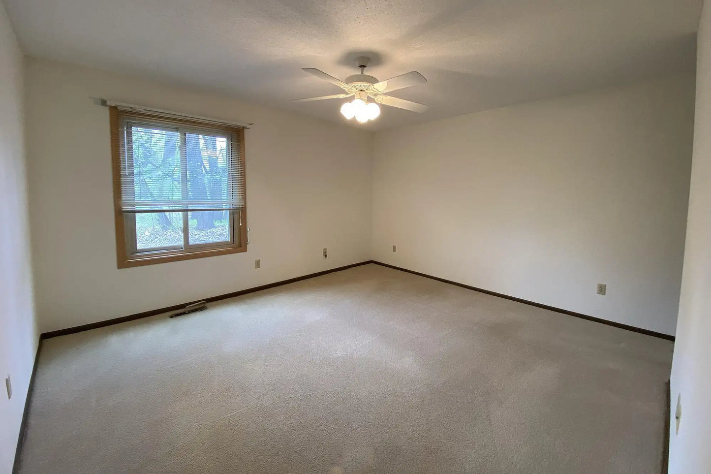 14850 18th Avenue, Plymouth, MN 55447