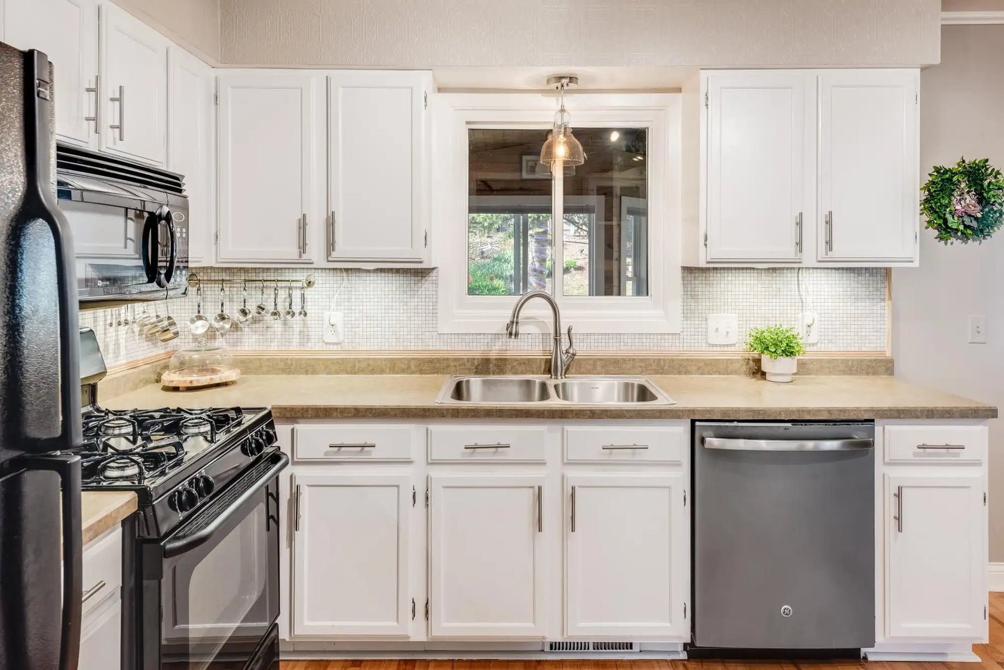 16614 Terrey Pine Drive, Eden Prairie, MN 55347