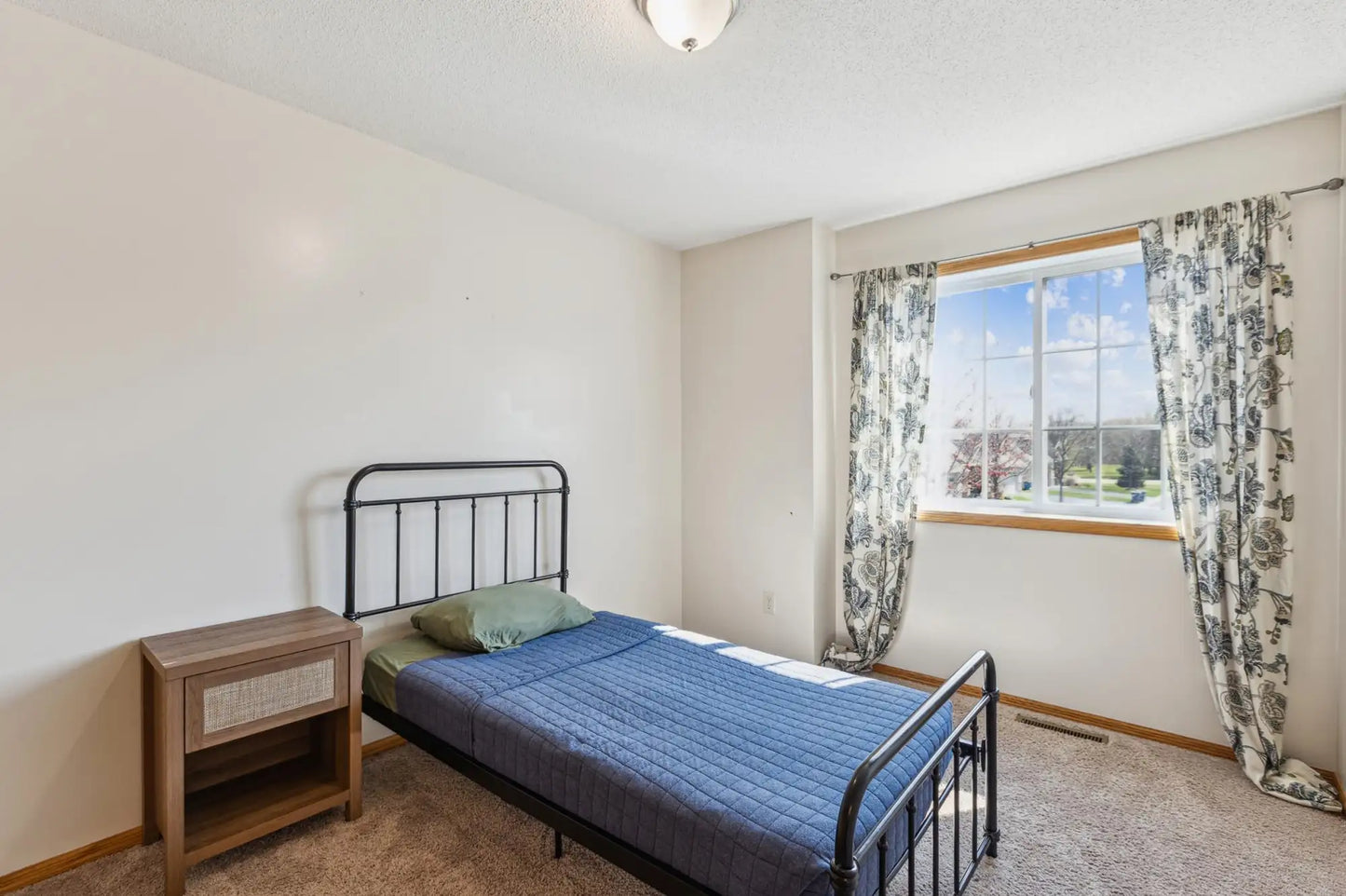 18040 Fillmore Drive, Elk River, MN 55330