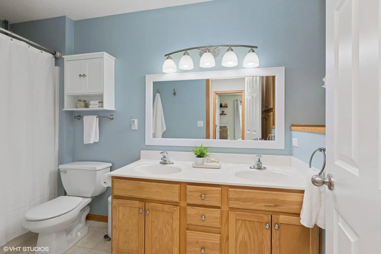 21271 Ilavista Way, Lakeville, MN 55044
