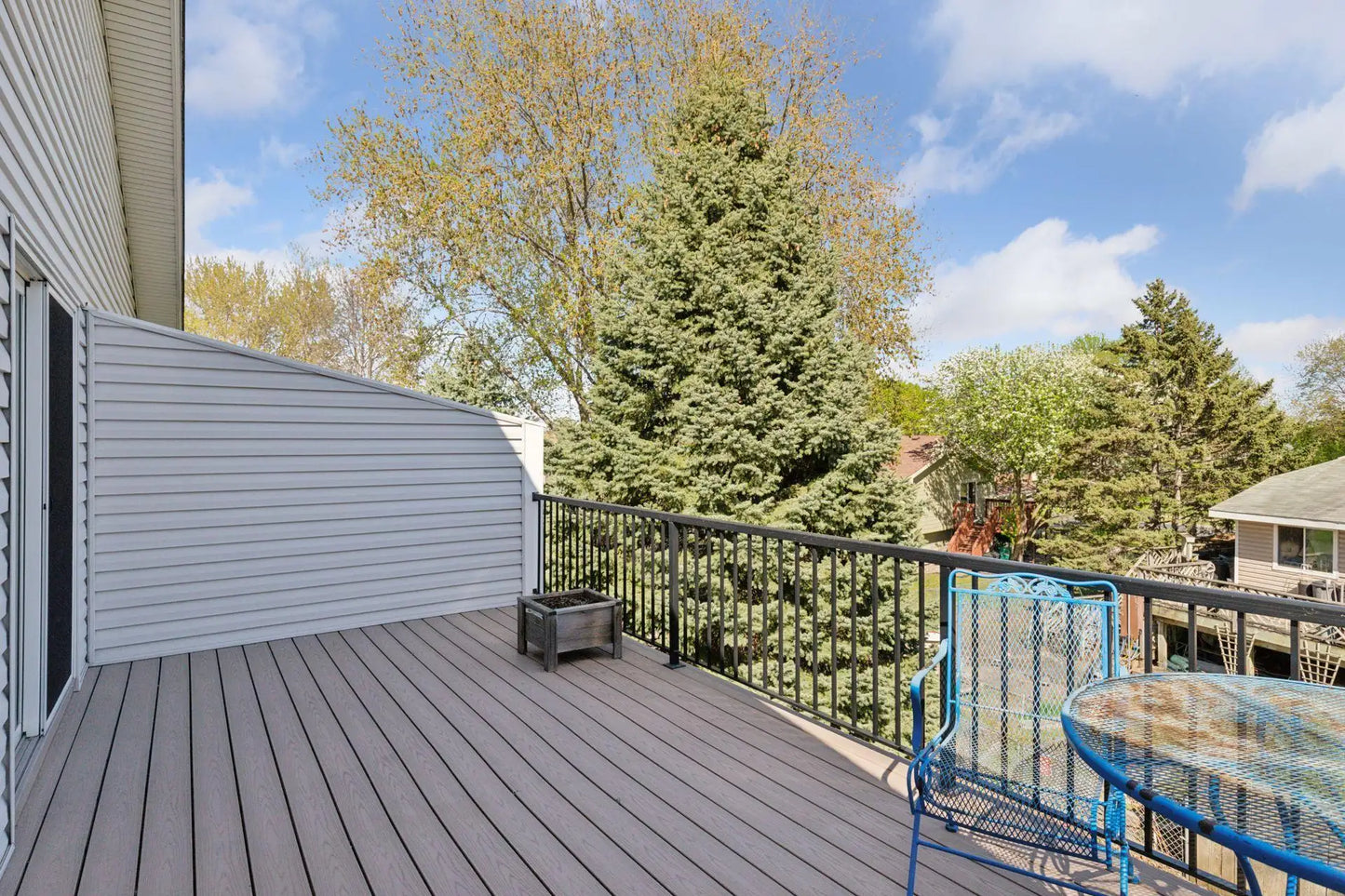 833 Evergreen Circle, Burnsville, MN 55337