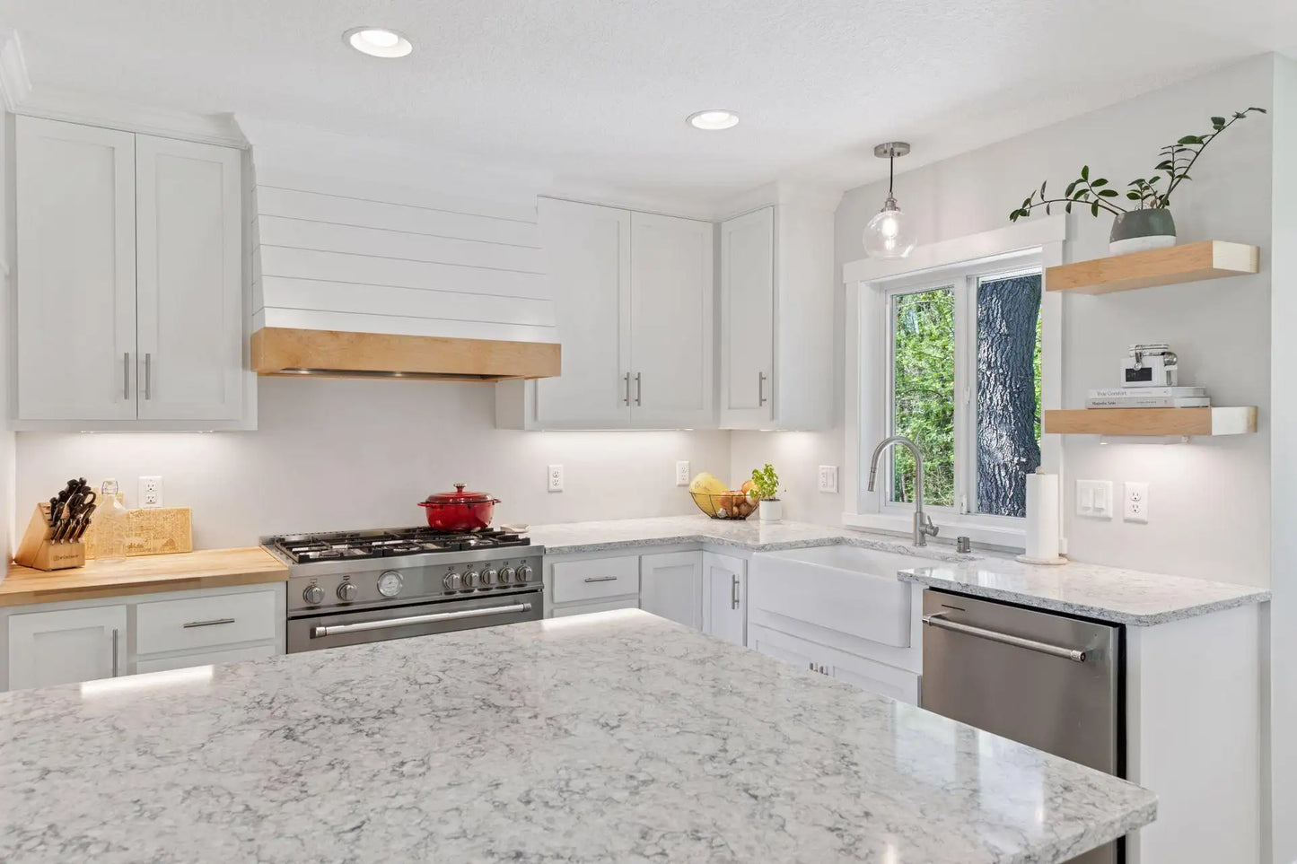 7182 Harold Avenue, Golden Valley, MN 55427