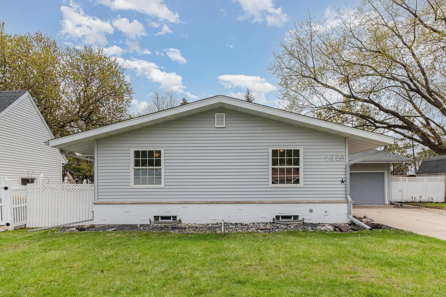 7925 38 1/2 Avenue, New Hope, MN 55427