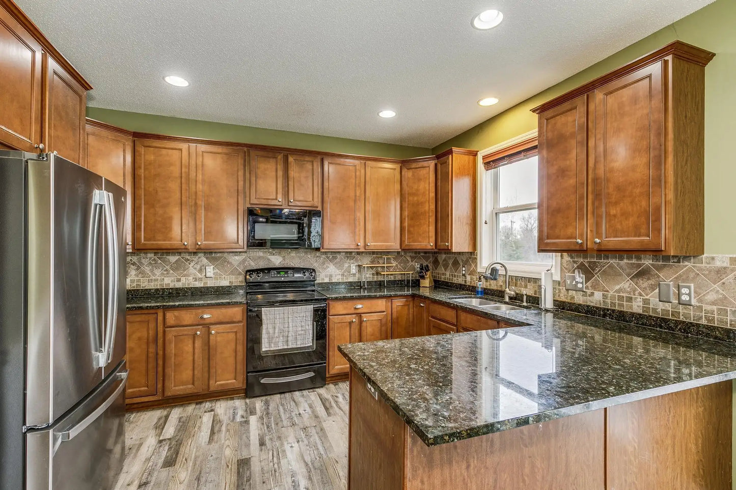 4947 Hamlet Avenue, Oakdale, MN 55128