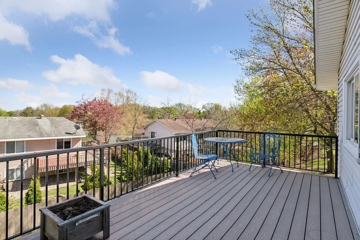 833 Evergreen Circle, Burnsville, MN 55337