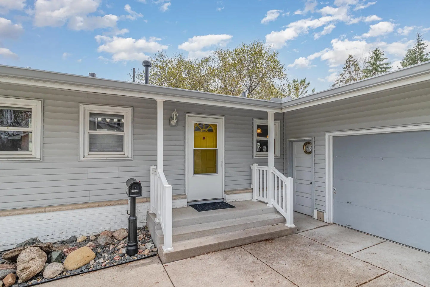 7925 38 1/2 Avenue, New Hope, MN 55427
