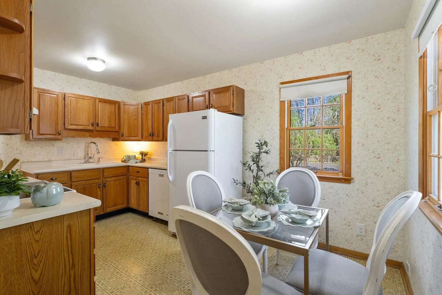 1645 Rose Place, Roseville, MN 55113