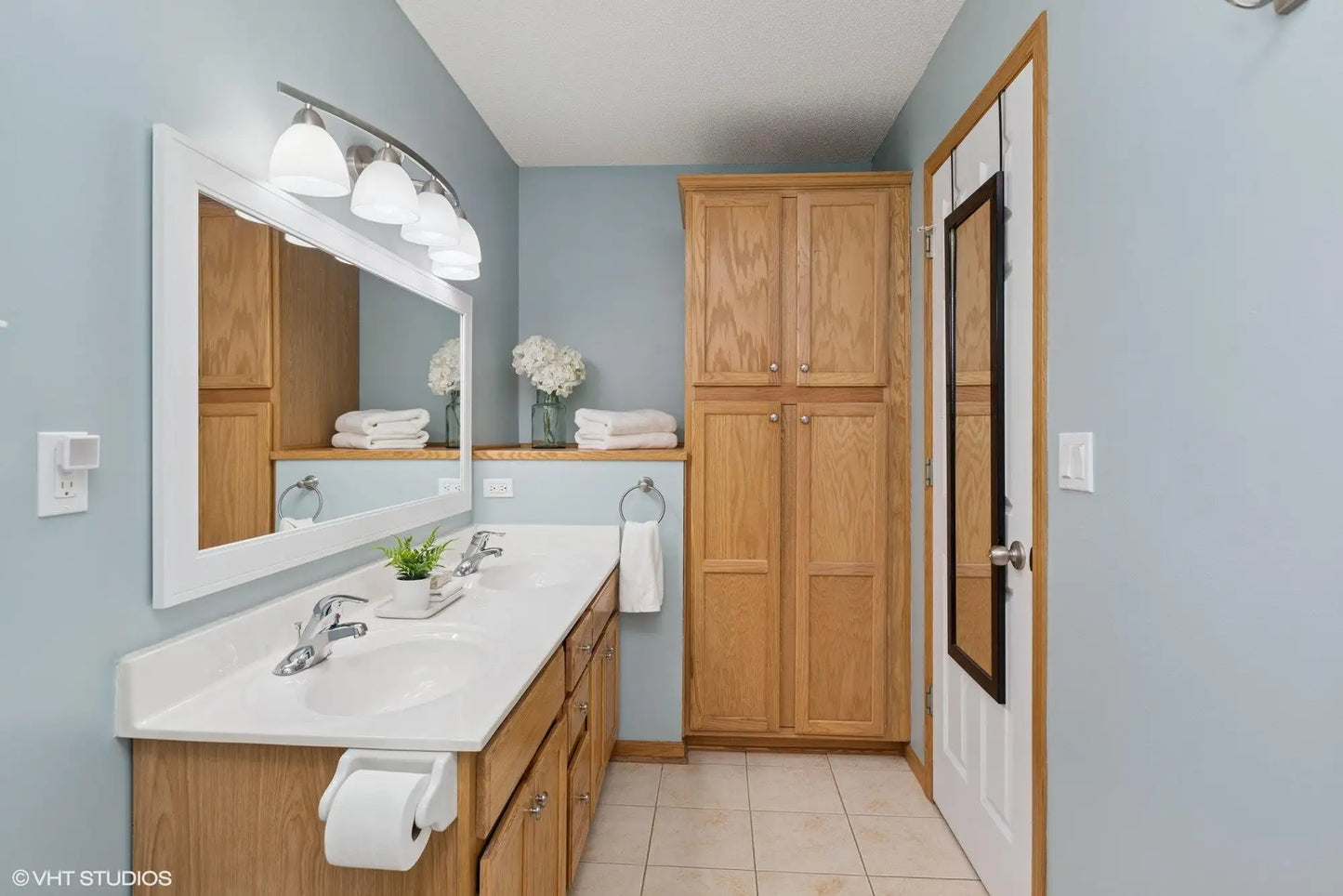 21271 Ilavista Way, Lakeville, MN 55044