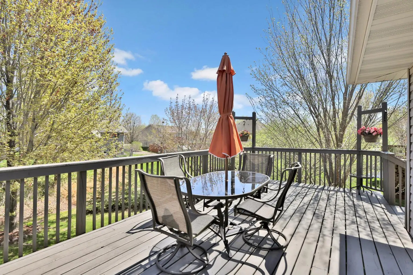 6136 Goodview Trail Circle, Hugo, MN 55038