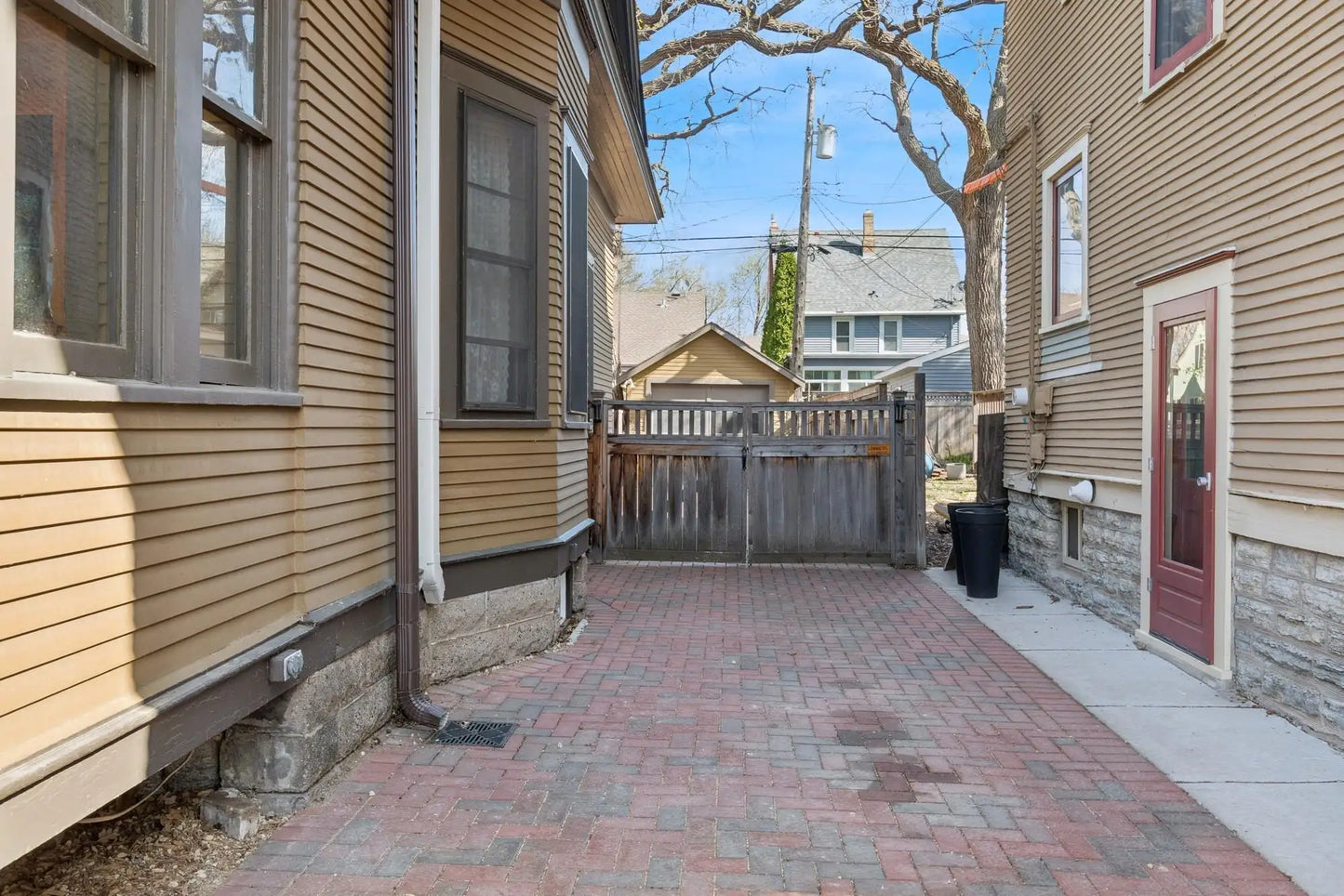 1255 Laurel Avenue, Saint Paul, MN 55104