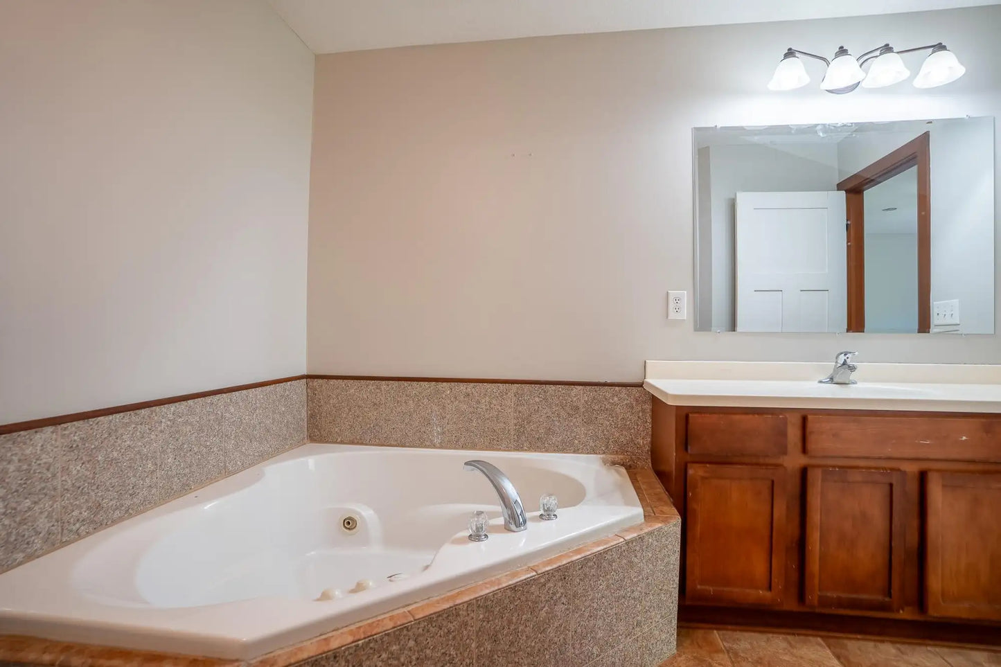 1550 Lincoln Park Drive, South Saint Paul, MN 55075