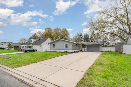 7925 38 1/2 Avenue, New Hope, MN 55427