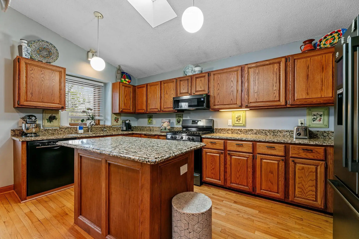 4253 140th Street, Savage, MN 55378