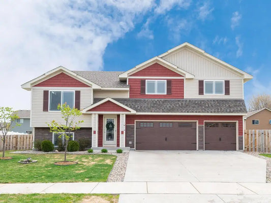 1614 Hidden Trail, Mayer, MN 55360