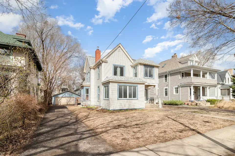 2530 Pleasant Avenue, Minneapolis, MN 55404