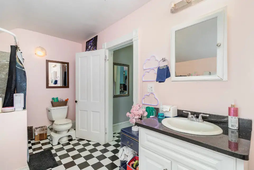 2530 Pleasant Avenue, Minneapolis, MN 55404