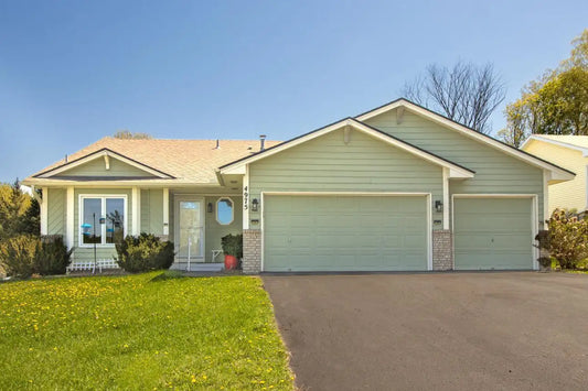 4975 Heather Ridge Road, Oakdale, MN 55128