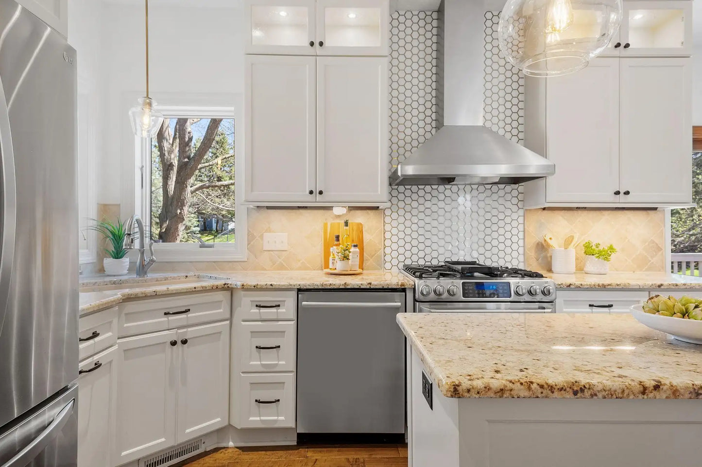 9137 Edinburgh Lane, Woodbury, MN 55125