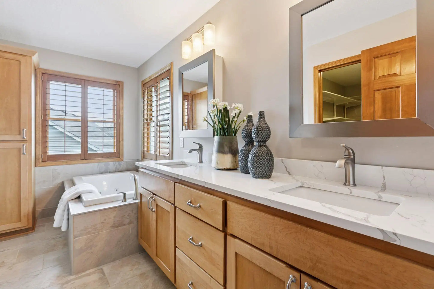 4633 Stonecliffe Drive, Eagan, MN 55122