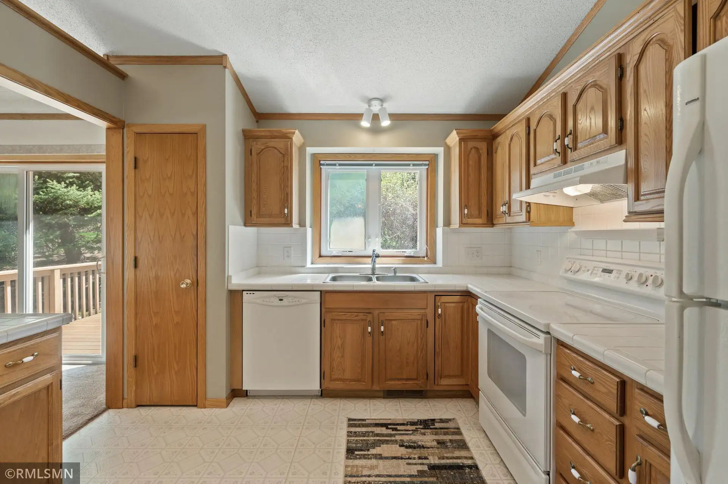 6744 13th Street Court, Oakdale, MN 55128